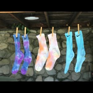 TIE DYED CREW SOCKS